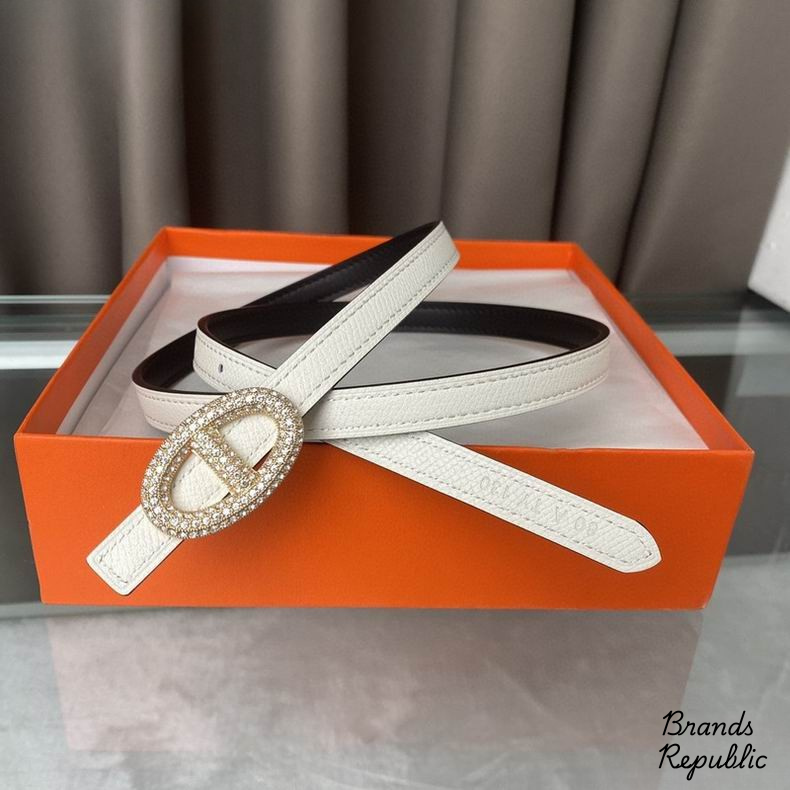 Hermès 13MM Pearl Embellished Chaine d’Ancre Style Buckle Belts