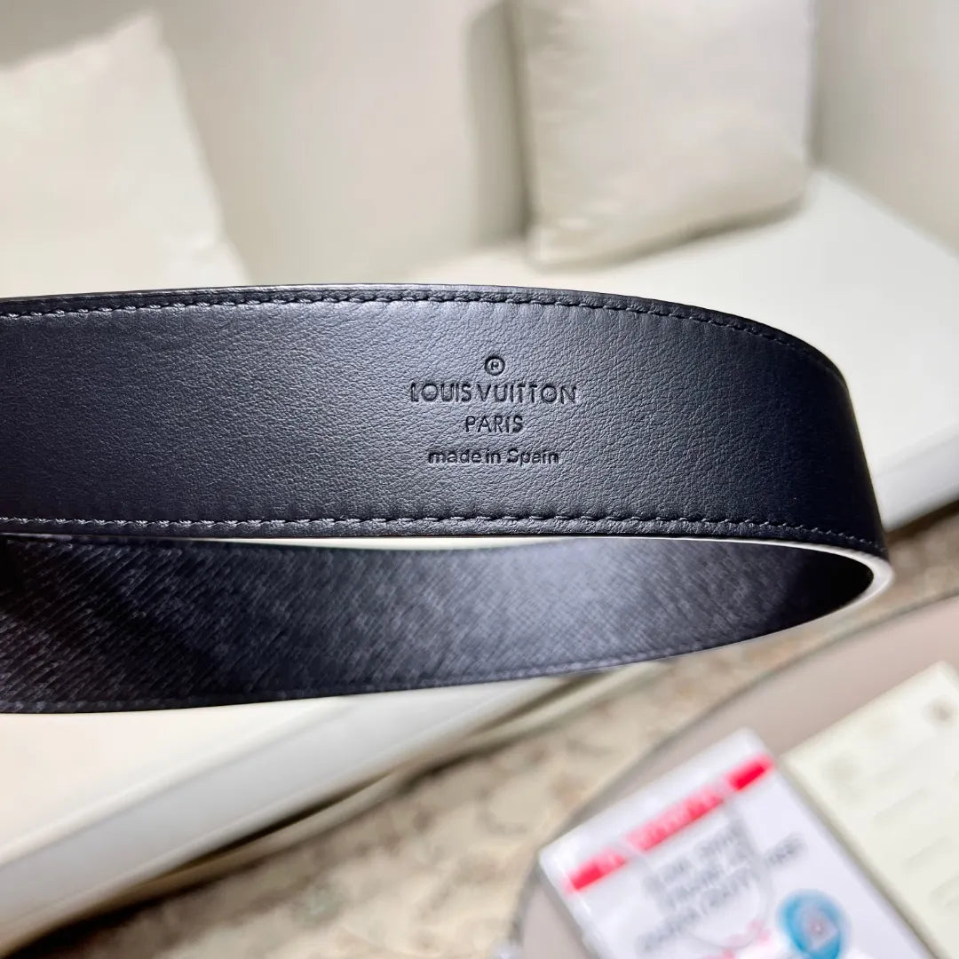 Louis Vuitton LV INITIALES 4CM