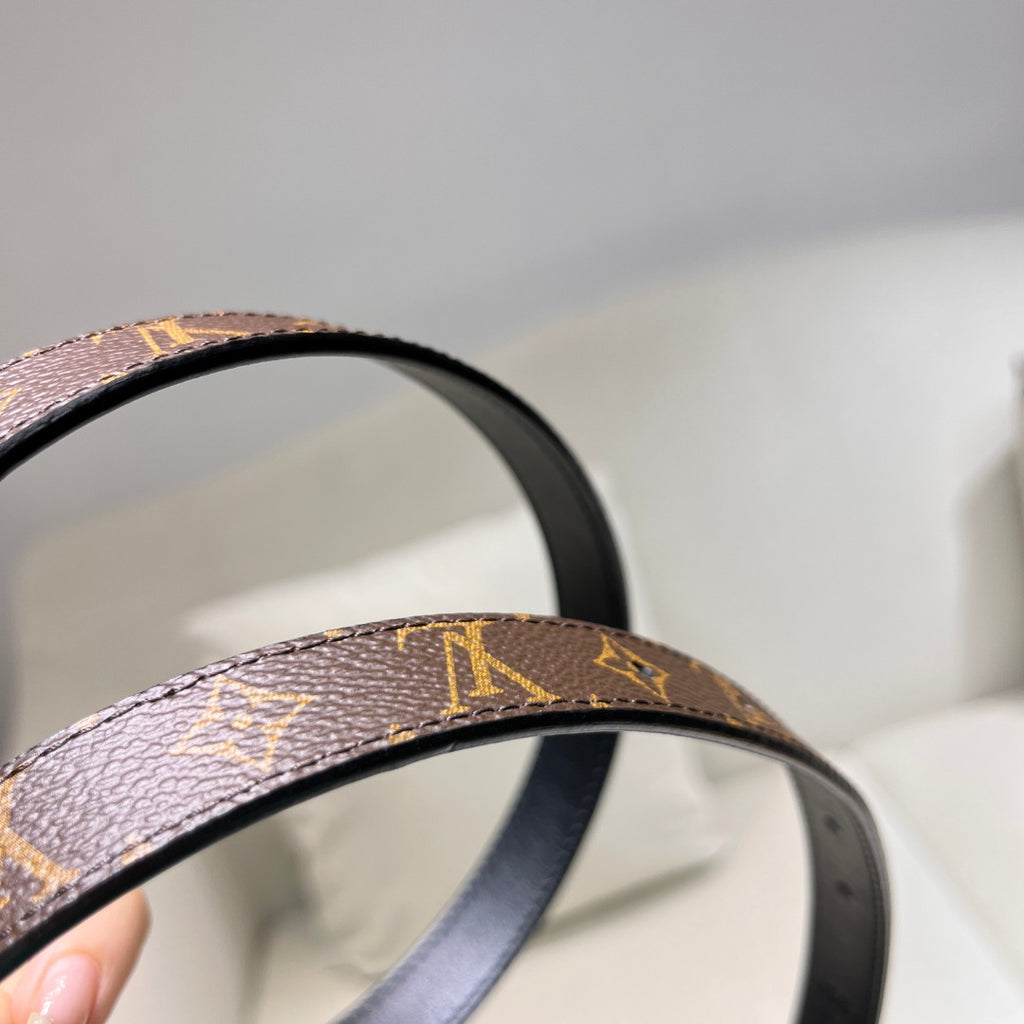 Louis Vuitton LV INITIALES 2CM