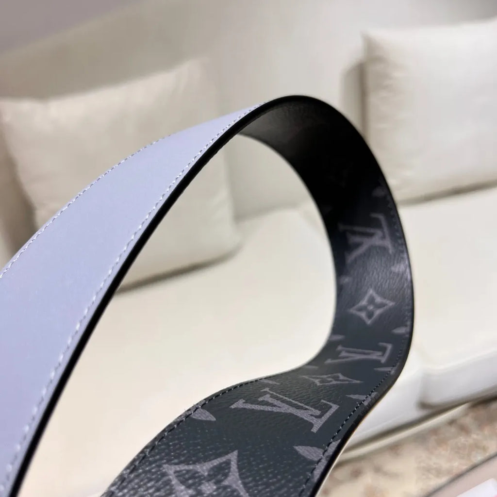 Louis Vuitton LV INITIALES 4CM
