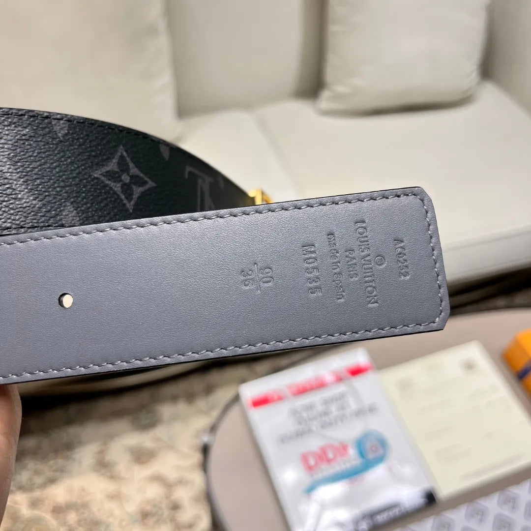 Louis Vuitton LV INITIALES 4CM