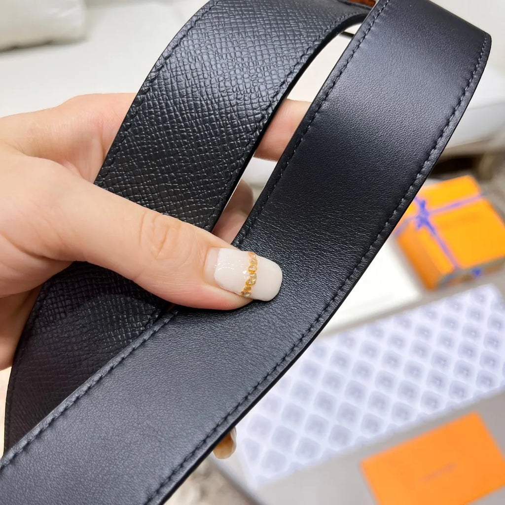 Louis Vuitton LV INITIALES 4CM