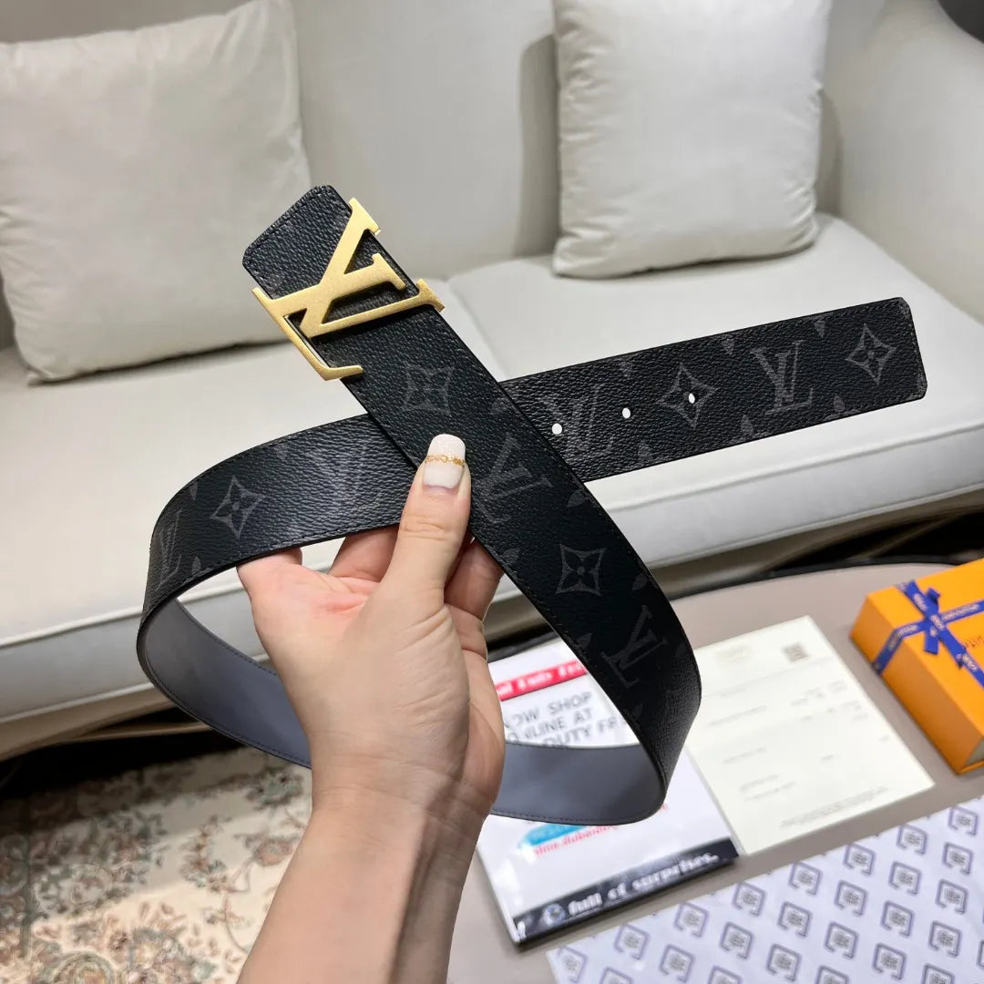 Louis Vuitton LV INITIALES 4CM