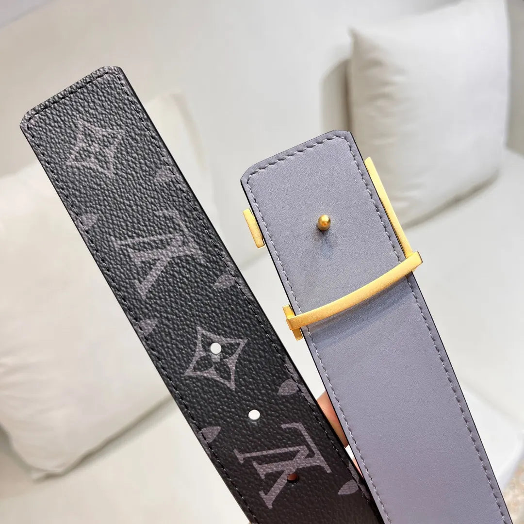 Louis Vuitton LV INITIALES 4CM