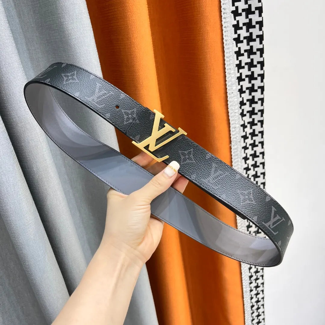 Louis Vuitton LV INITIALES 4CM