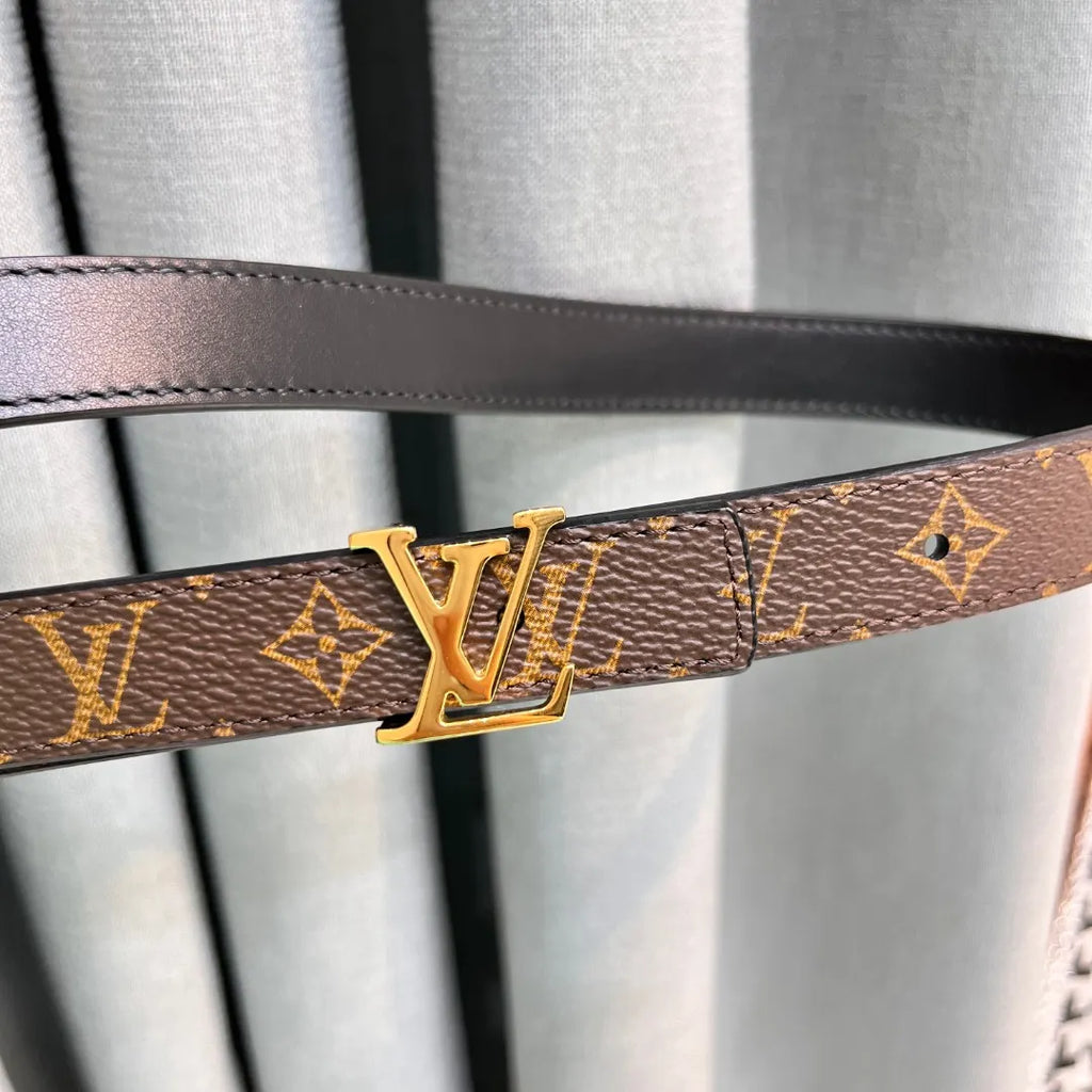 Louis Vuitton LV INITIALES 2CM